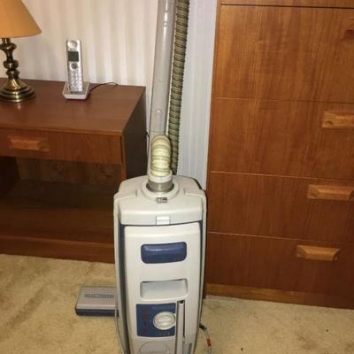 Electrolux canister vacuum