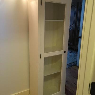 Linen medicine storage cabinet. Asking $135