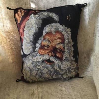 Pillow with old fashioned Santa