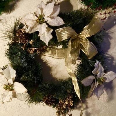 15 Christmas Wreath with white poinsettias