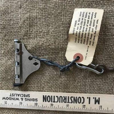 Vintage safety chain with tag