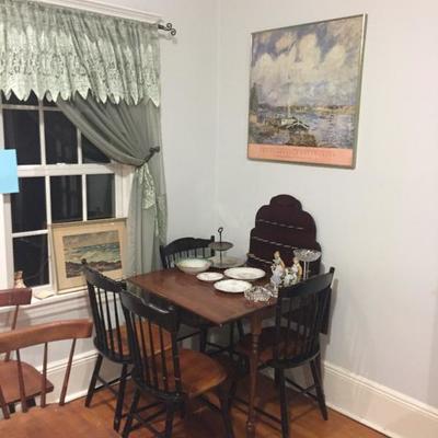 Hitchcock drop leaf kitchen table set with 4 chairs. 
