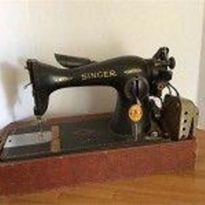 Vintage Singer Sewing Machine
