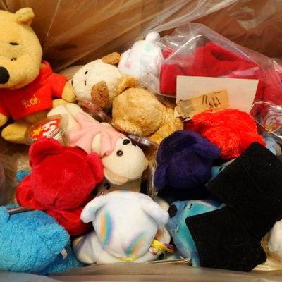 Lot of beanie babies.