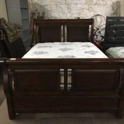 Queen Size Dark Color Wood Sleigh Bed with Bershir ...