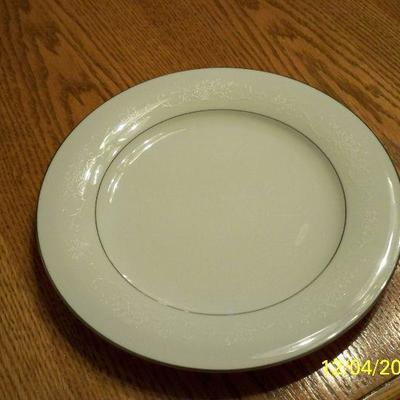 84pcs Noritake China Dinnerware - Whitehall Pattern.