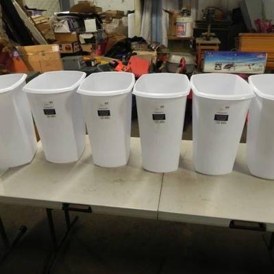 6 White Trash Cans