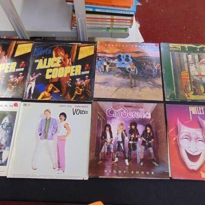 Vintage vinyl albums lot - 80s rock - Crue - Coope ...