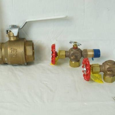 Lot of Brass Valves - Large 1-1 2 ball valve and ...