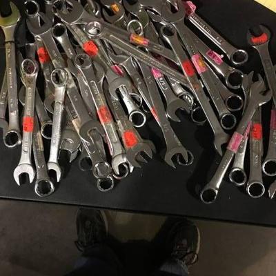 Large Lot 11 16  and 5 8 Wrenches