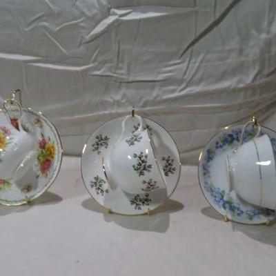 Lot of 3 Decorative Teacups and Saucers w Display ...