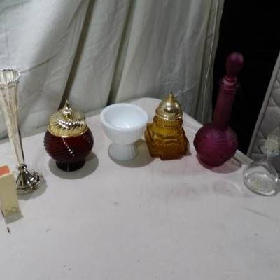Small Lot of Vintage Avon
