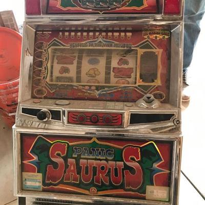 Panic Saurus Slot Machine. Lot Details, Pics & Bidding at bidlive.uniquevintique.com