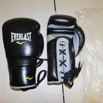 Everlast Amateur SafeSpar Training Gloves