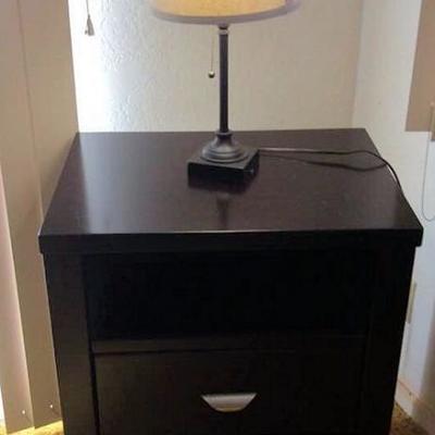 WSW037 Night Stand & Lamp
