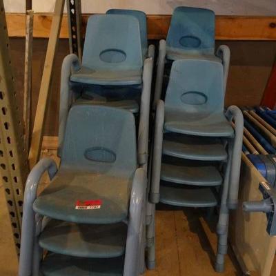 Lot of 32 Kids Chairs