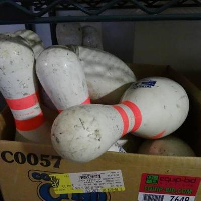 Box of Bowling Pins Approx. 6