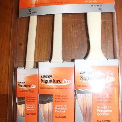 Package of 3 Paint Brushes - NEW