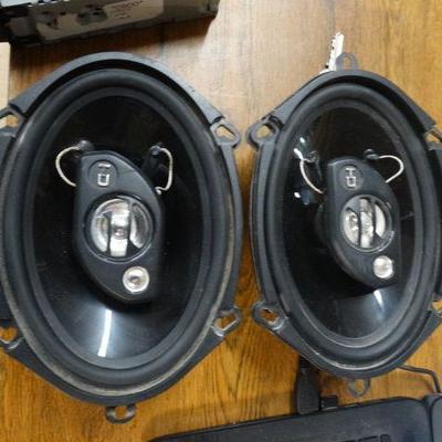 Pair of Scosche 5x7 speakers
