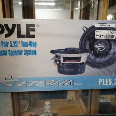 Pair of Pyle 5.25 2 way speakers- in box