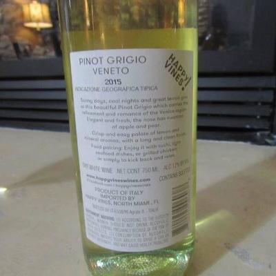 Wine - Happy Vines Pinot Grigio.