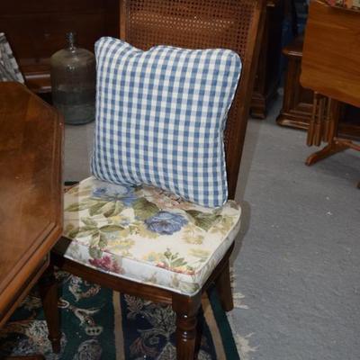 Dining Chair w Pad & Pillow