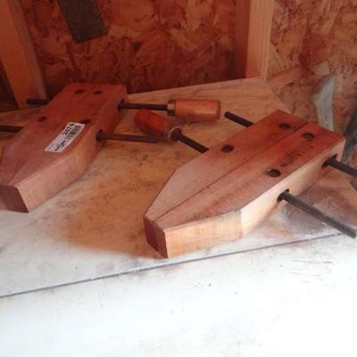 2 Brink and cotton wood clamps.