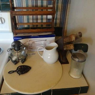 Lot of kitchen items.