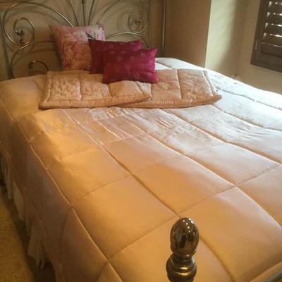 Satin Pink Queen Sized Comforter
