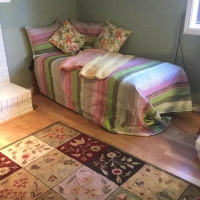 Miscellaneous Linens and Area Rug