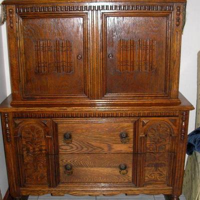 Antique Oak Gentlemans Chest