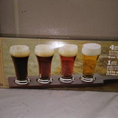 Four piece Beer Glass and Wood Carrier Set