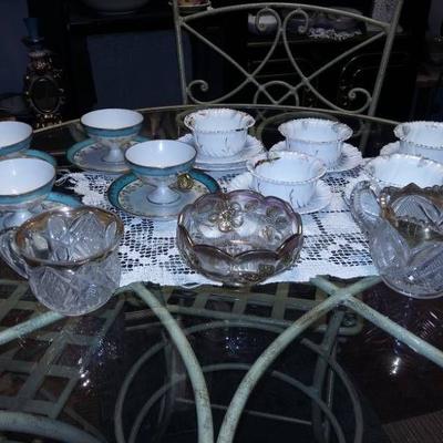 Collection of Tea Cups & Saucers