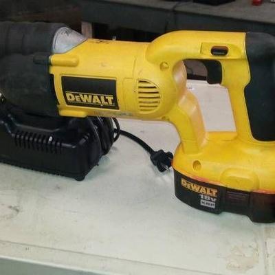 18-Volt NiCd Cordless Reciprocating Saw with Batte ...