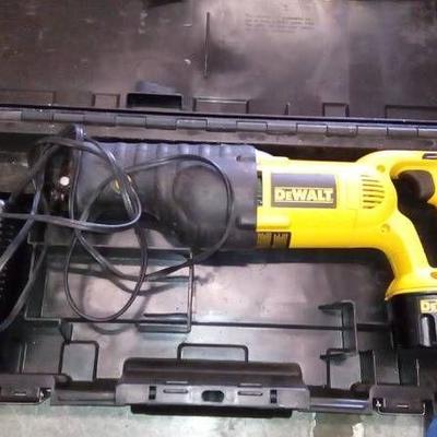 18-Volt NiCd Cordless Reciprocating Saw Kit with B ...