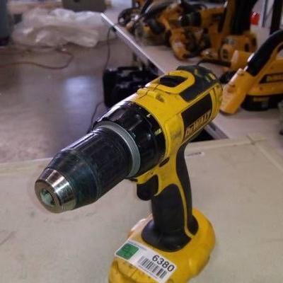 (13MM) CORDLESS COMPACT DRILL DRIVER..