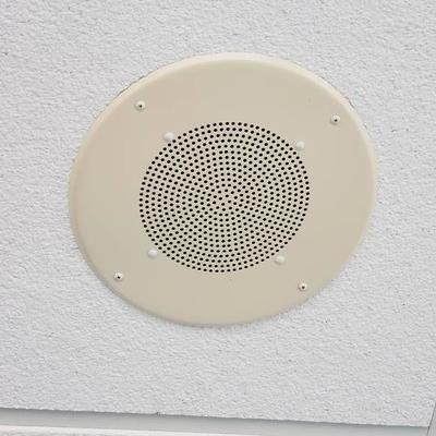 Lot (23) in ceiling speakers and volume controller ...