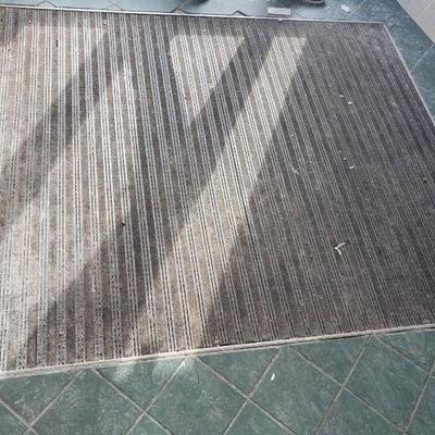In floor dirt catcher mat