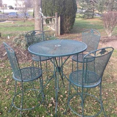Outdoor Metal Table with 4 Chairs