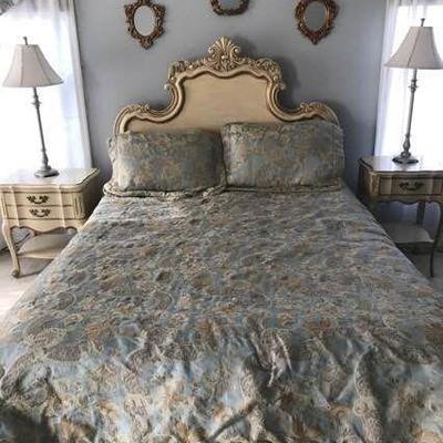 Vintage Bed, 2 Nightstands, Lamps