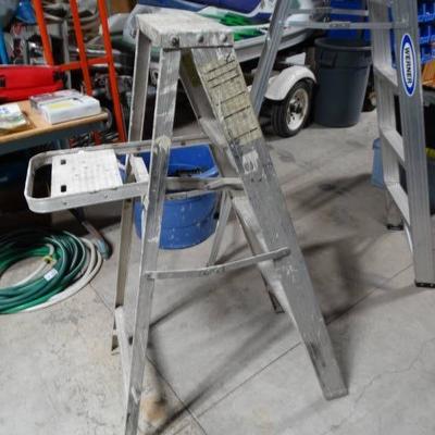 4 ft aluminum ladder