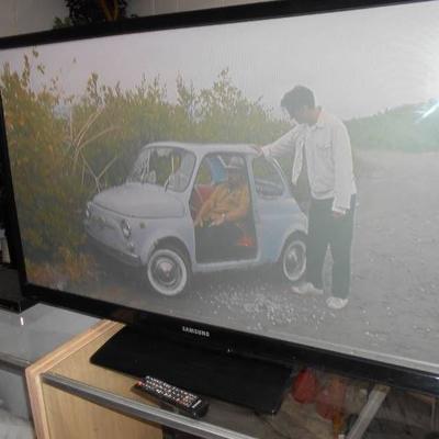 Samsung 52 TV with Remote