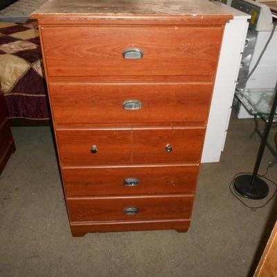 5-Drawer Chest of Drawers - Pressboard..
