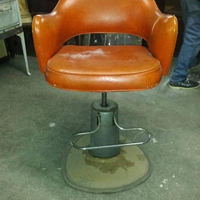 Belvedere Hydraulic Base Orange Salon Chair