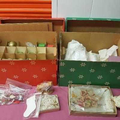 PCT224 Mystery Christmas Lot - Glass Ornaments & More