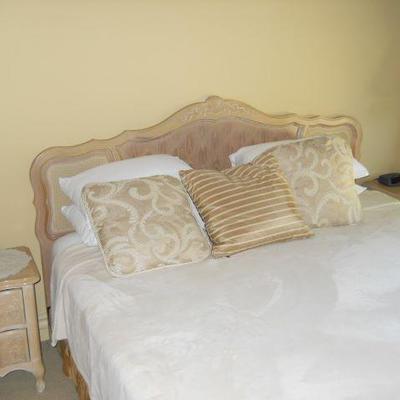 white wash bedroom set 550.for entire set in gate house