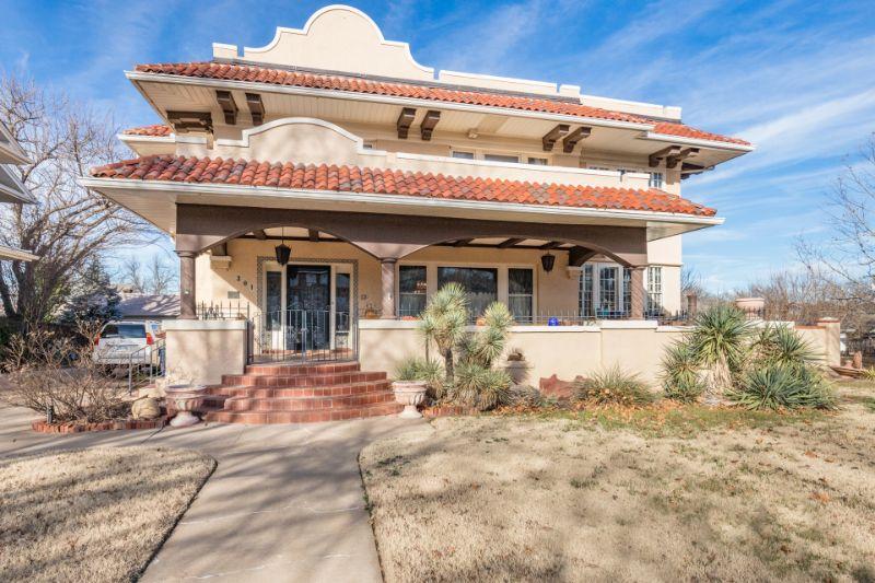 HERITAGE HILLS ESTATE SALE