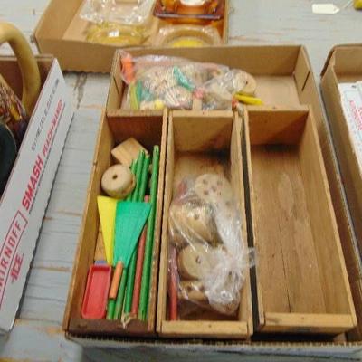 Vintage Tinker Toys & 3 Kraft Cheese Boxes