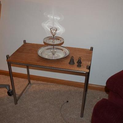 Side Table w 2-Tier Serving Dish