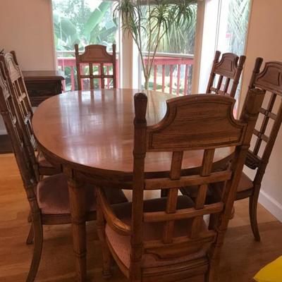 Thomasville Dining Room set  66.5 long x 44.5 w x 30 t includes 2- 20
' leafs for an additional 40 inches 